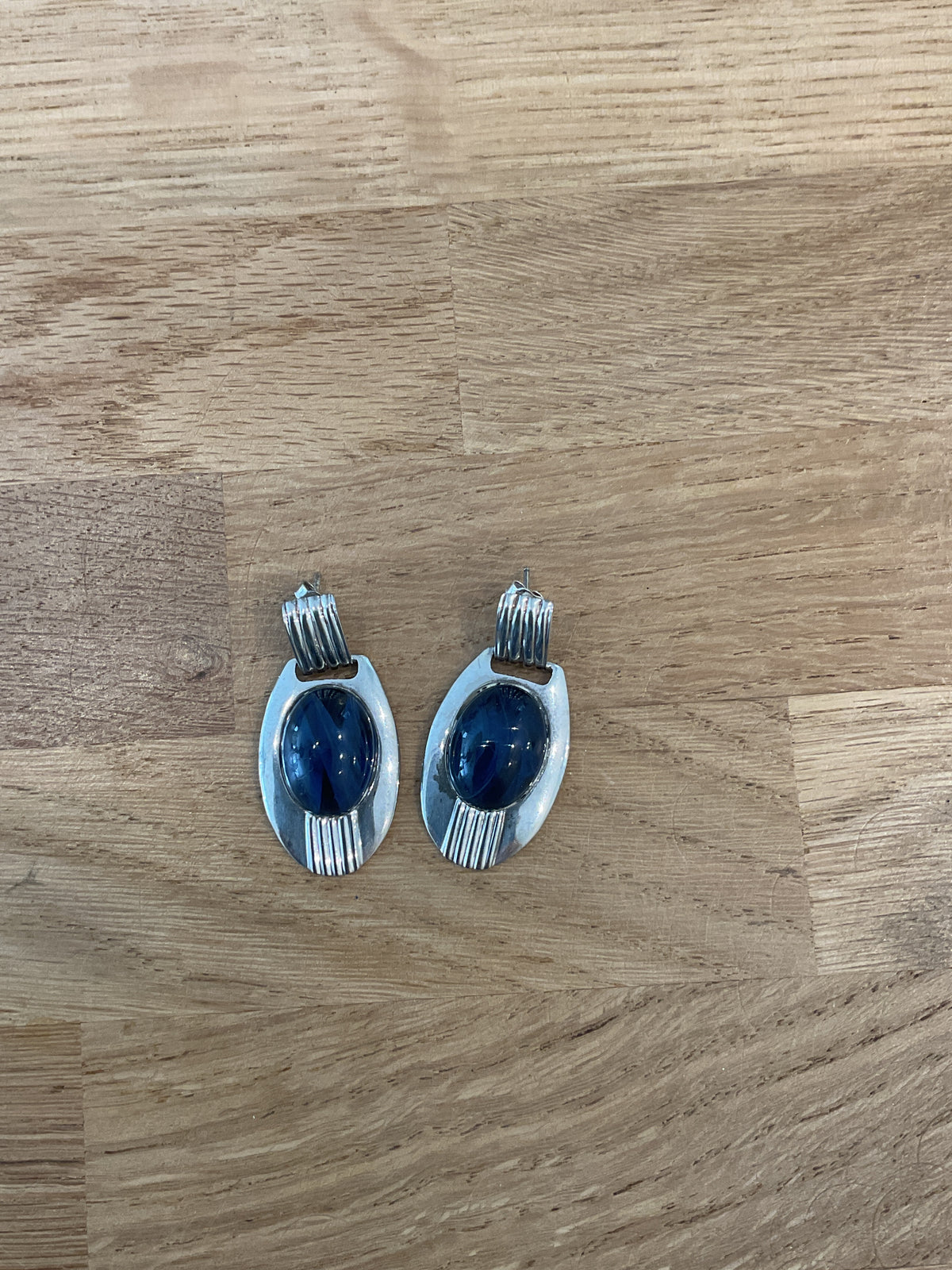 Unknown | Silver Earings with Blue pearl