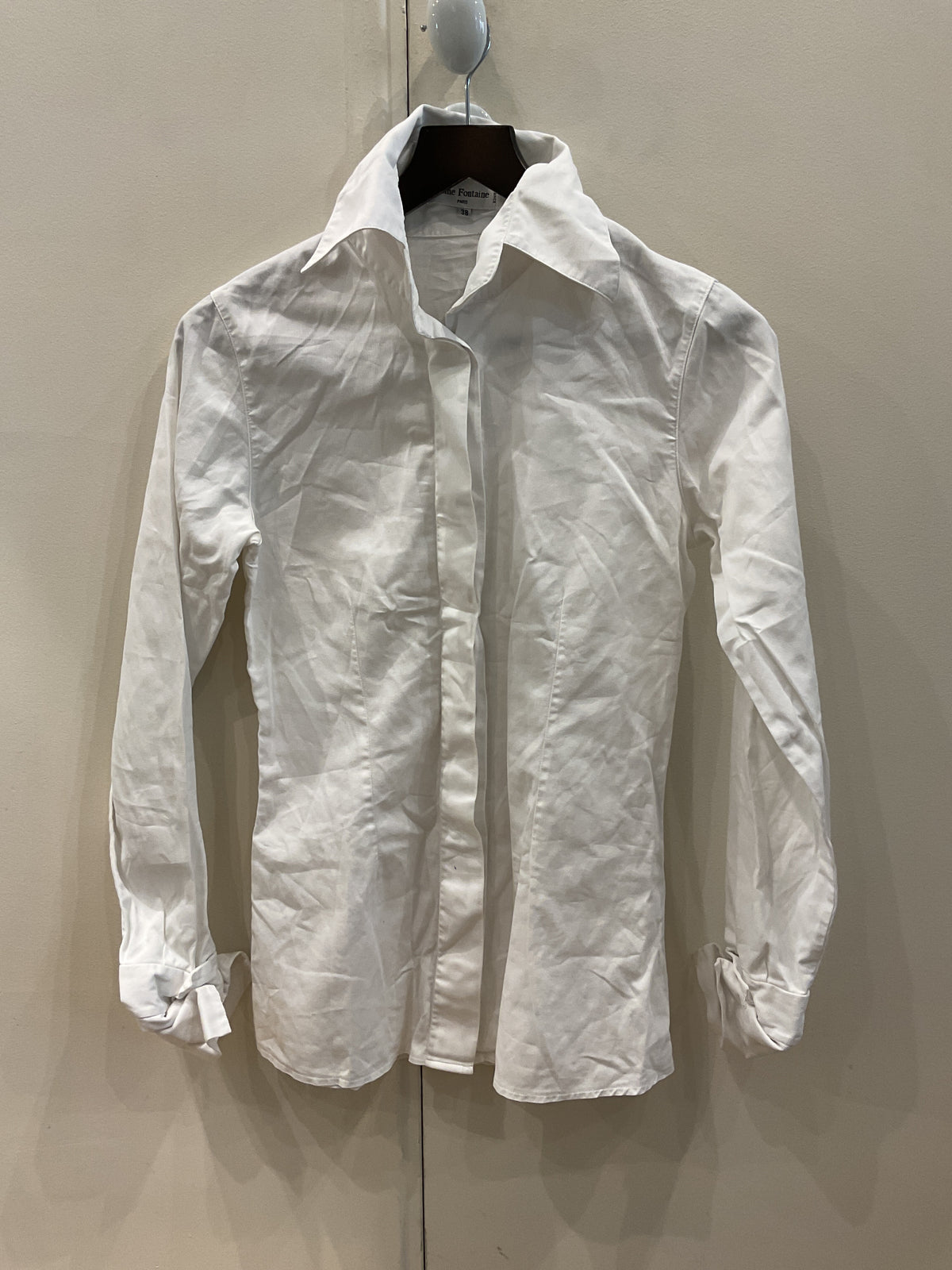 Anne fontaine | White fitted shirt mother of pearl details