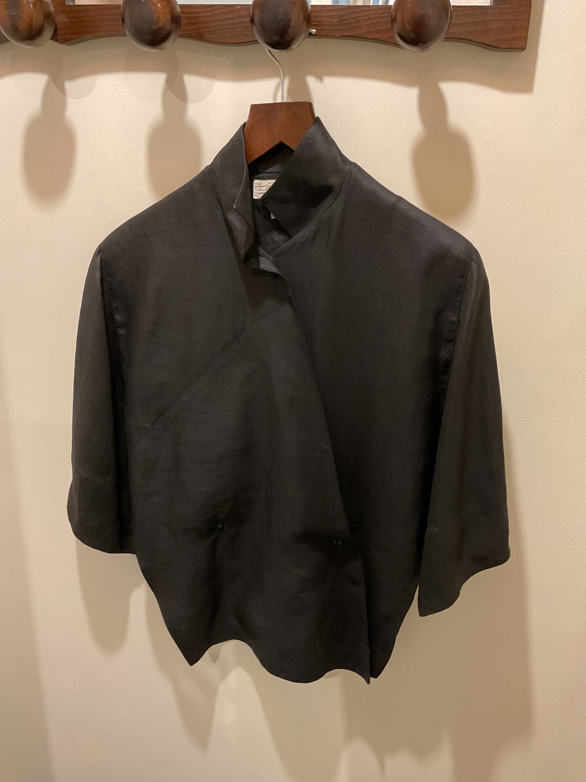 Claude Montana | Black Linen Top
