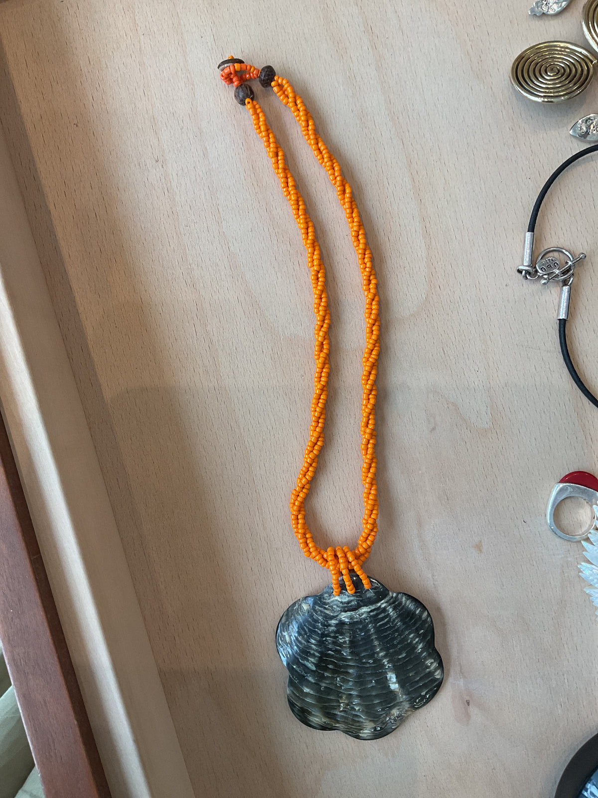 Unknown | orange Shell Necklace