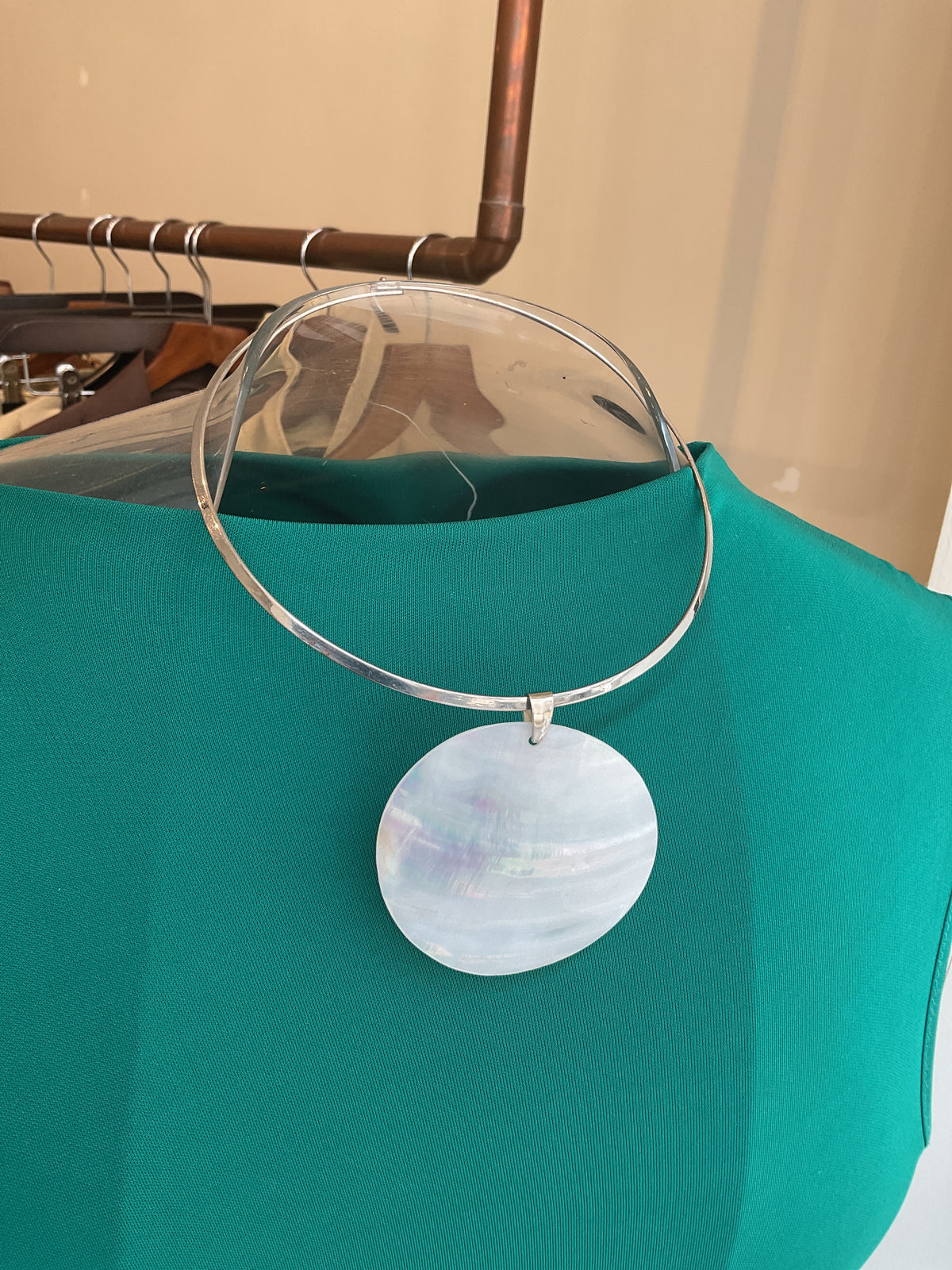 Unknown | Mother of Pearl Métal Choker