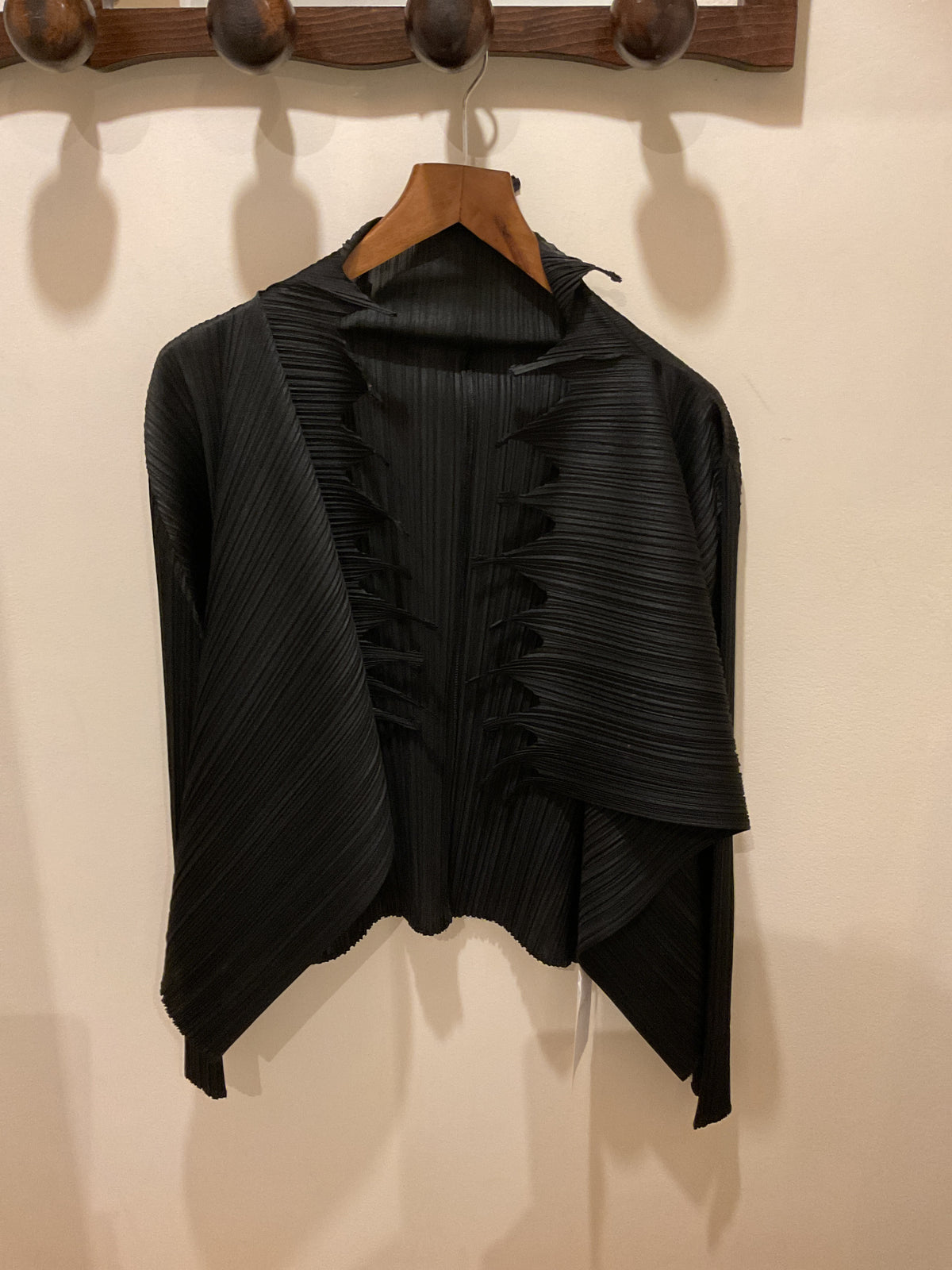 Issey Miyaké | Pleats Please Black Boléro