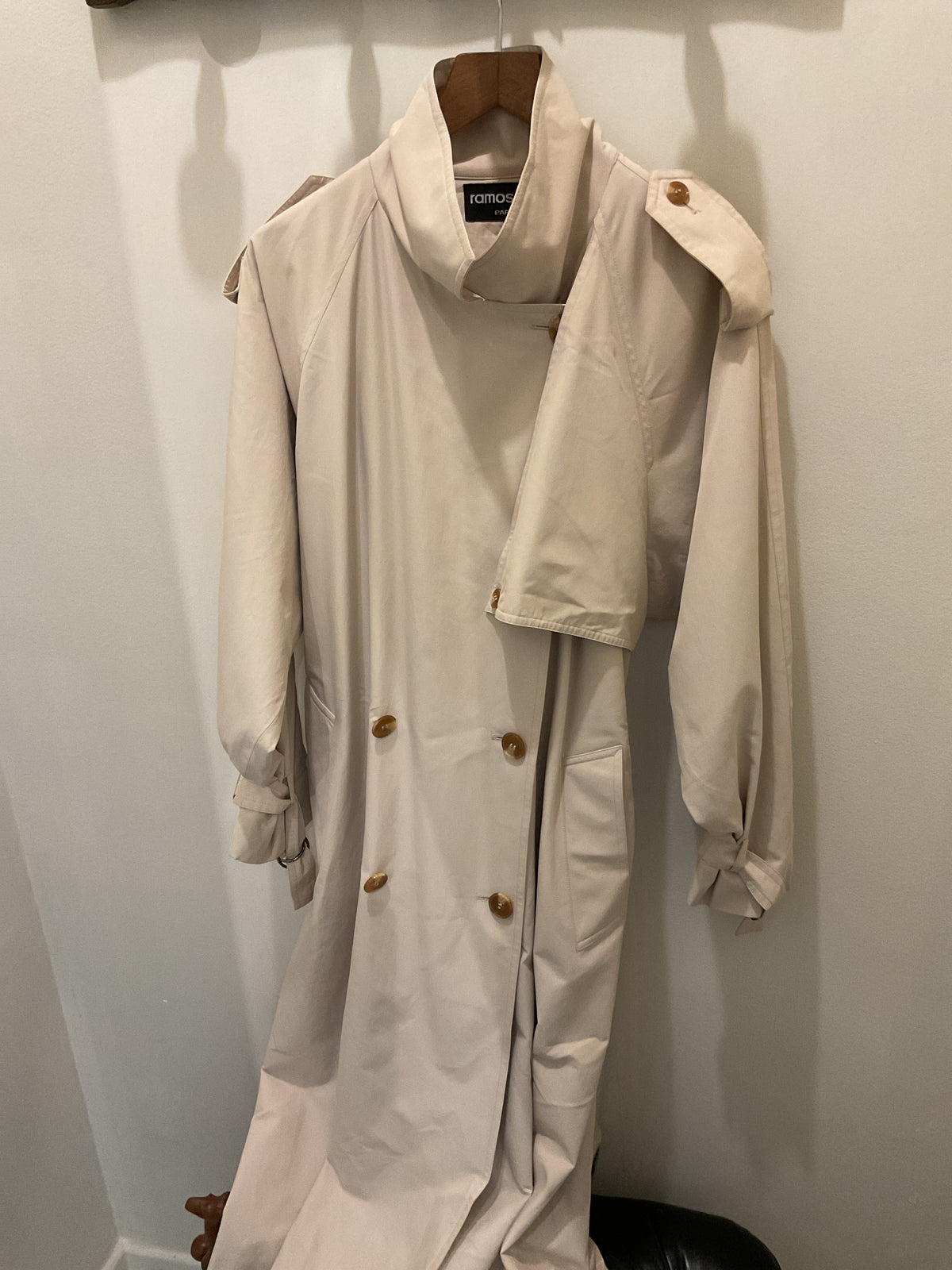 Ramosport par Anne marie beretta | Beige trench with buttons