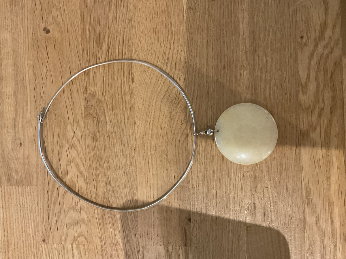 Unknown | silver choker Necklace with yellow pendant
