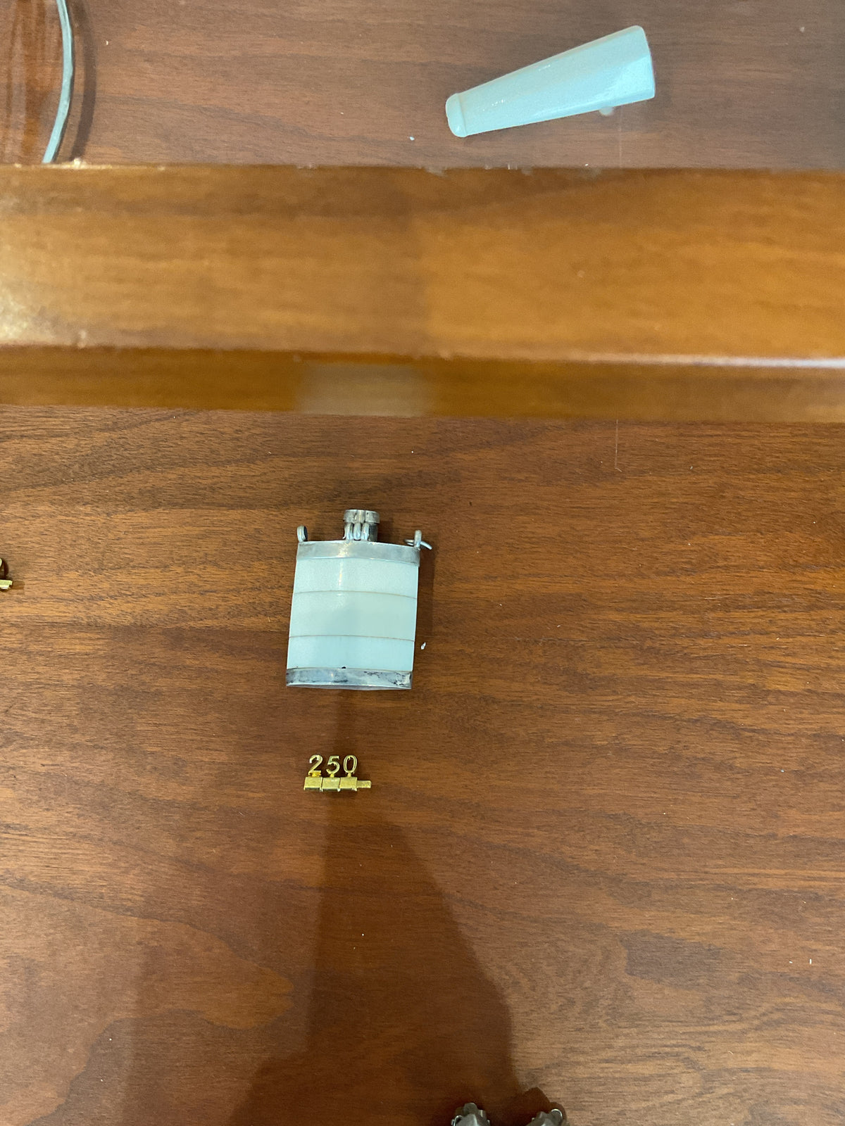 Perfume pendant