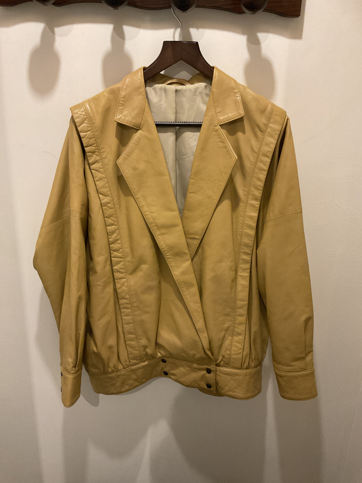 Unknown | Butter yellow 80’s Jacket