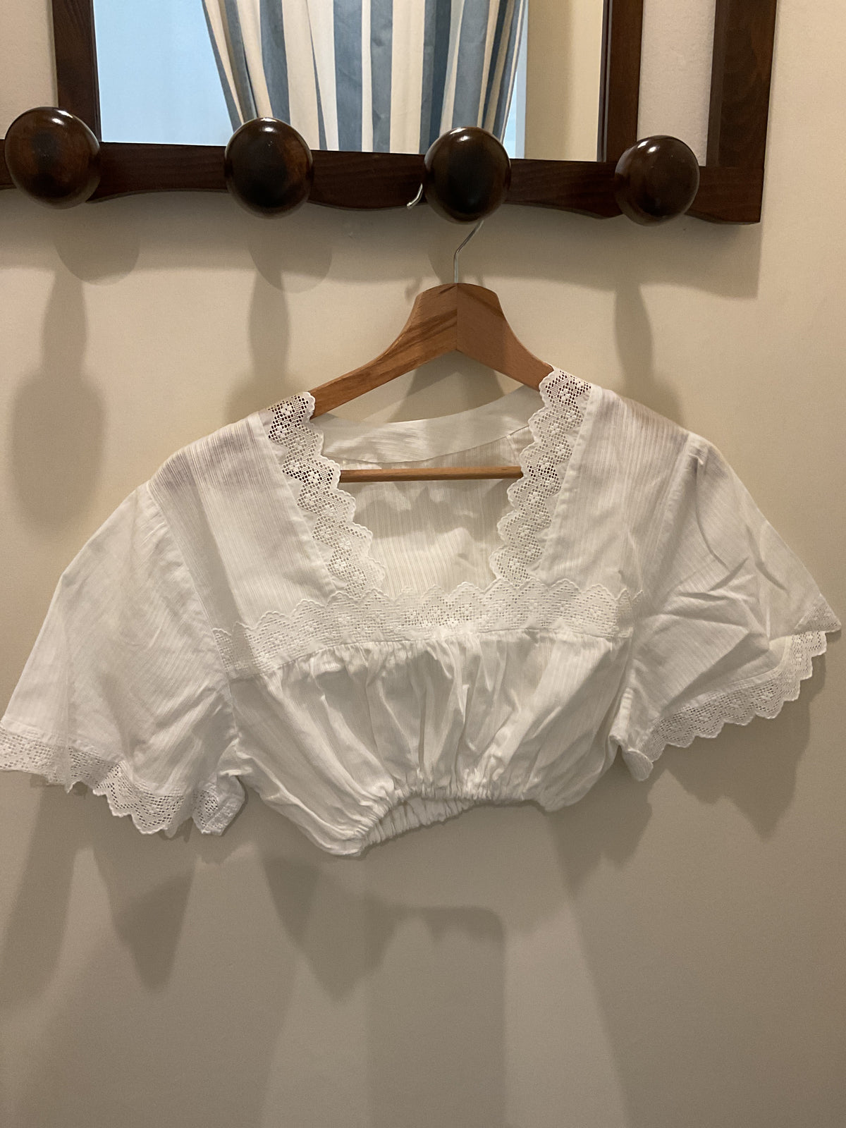 Handmade | white cropped Cotton top