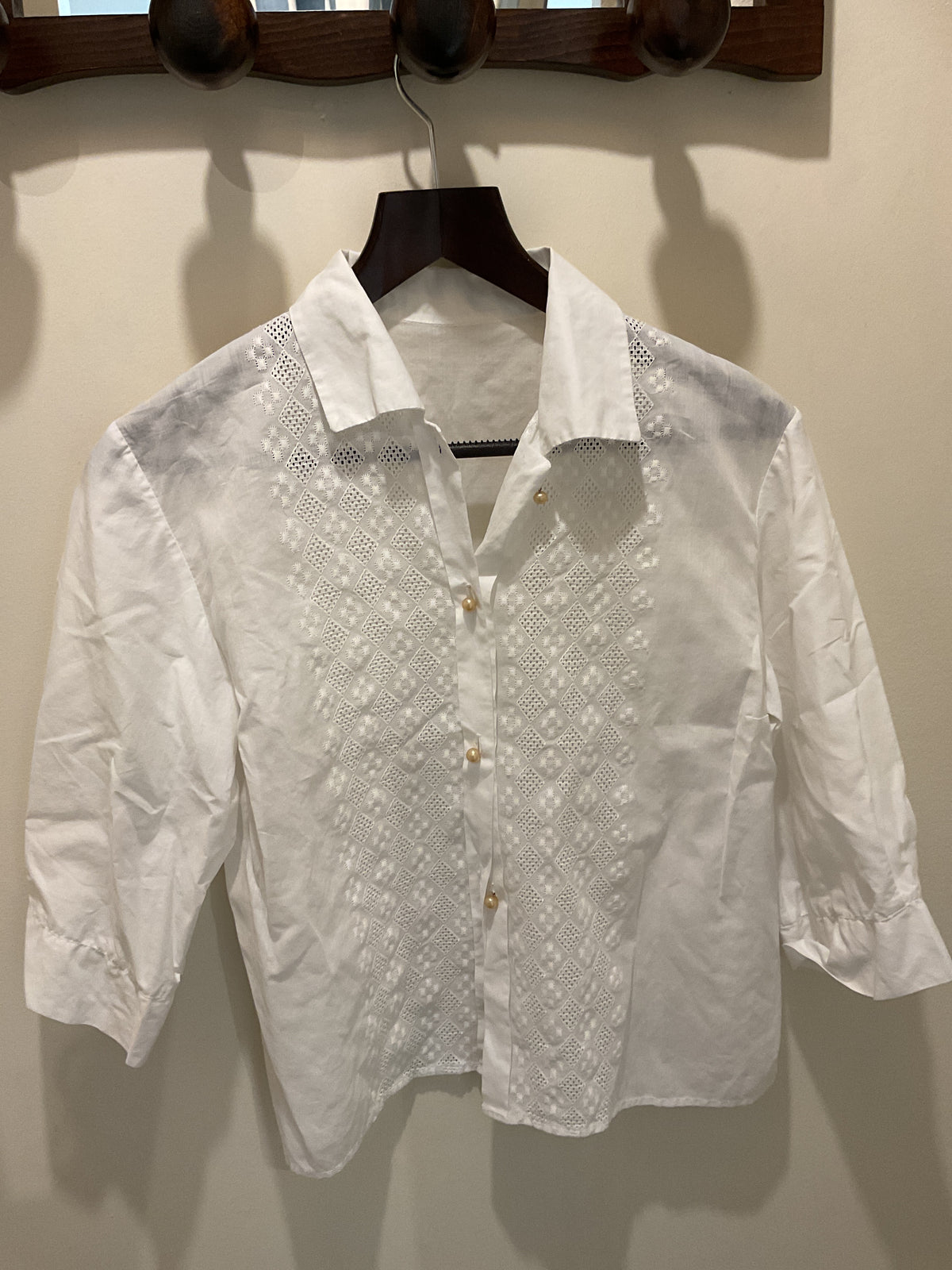 Handmade | Little embroided white shirt