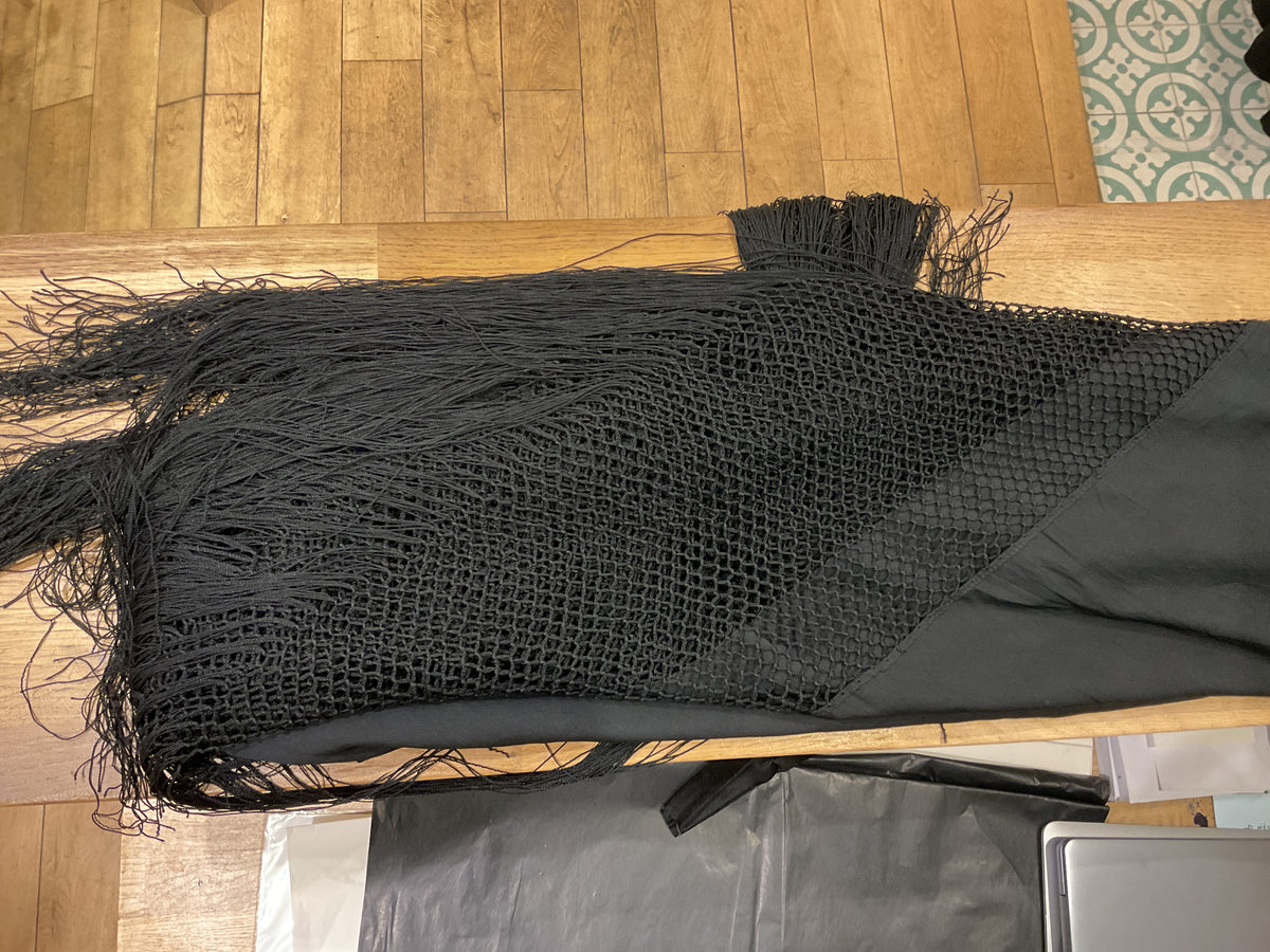 Unknown | Black long scarf with fringes