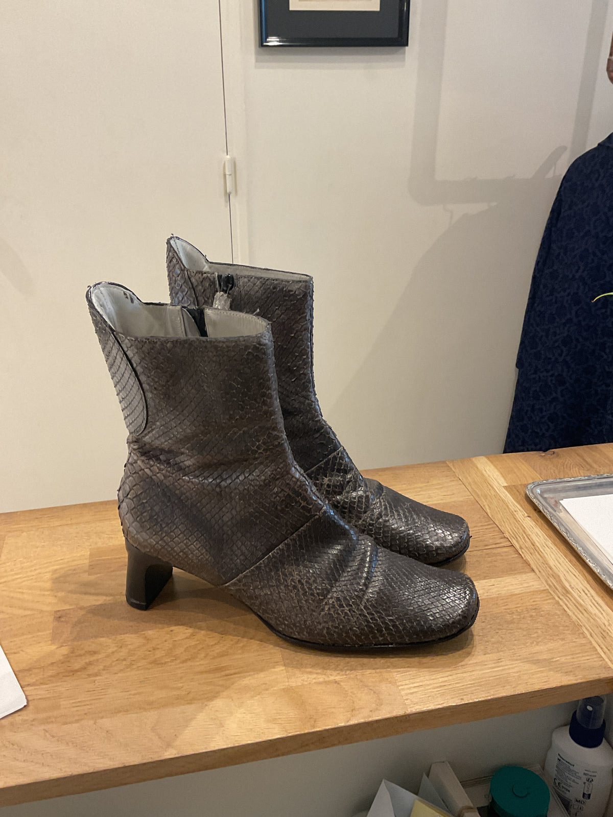 Costume national | Grey python boots