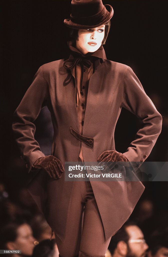 Claude Montana | Burgandy long blazer one button
