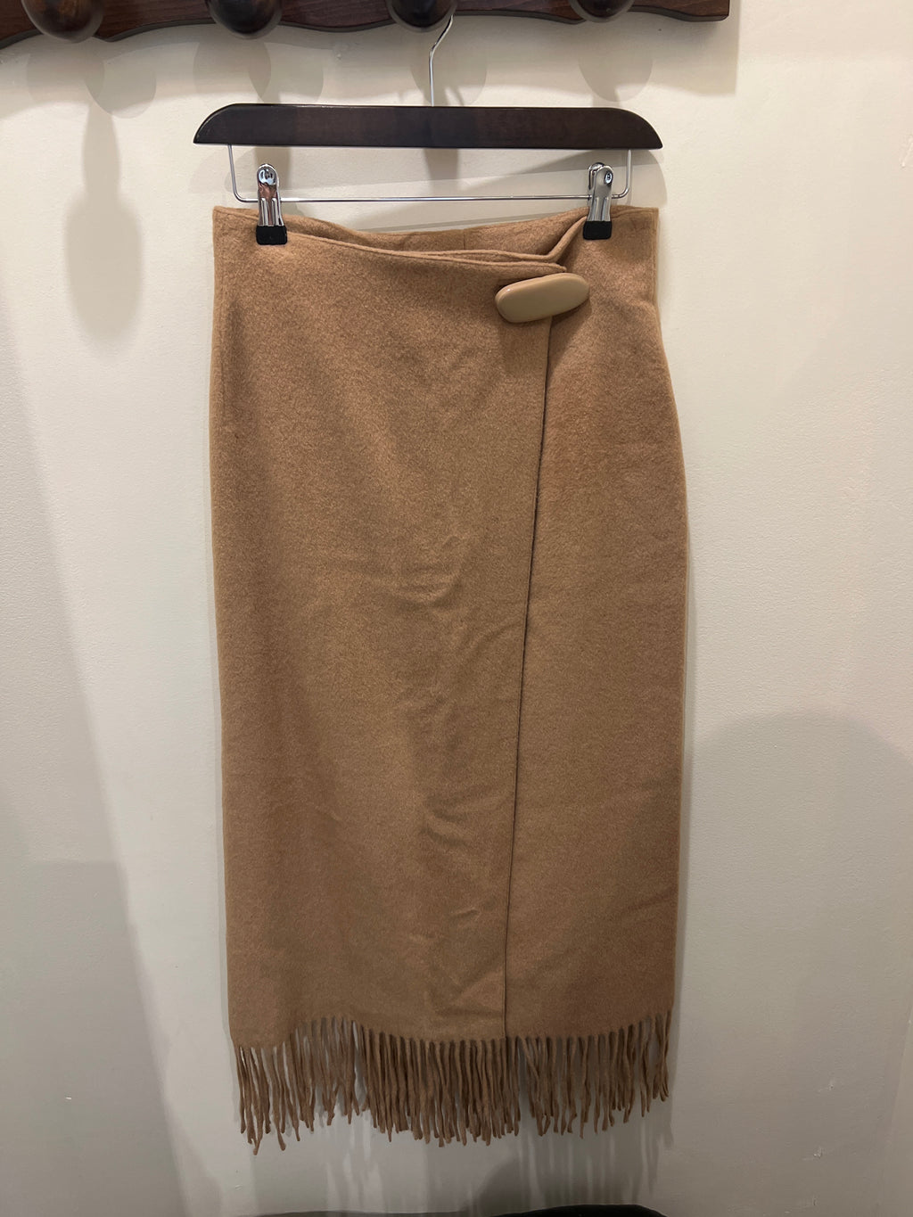 Genny by Donatella Girombelli | Camel skirt with fringes